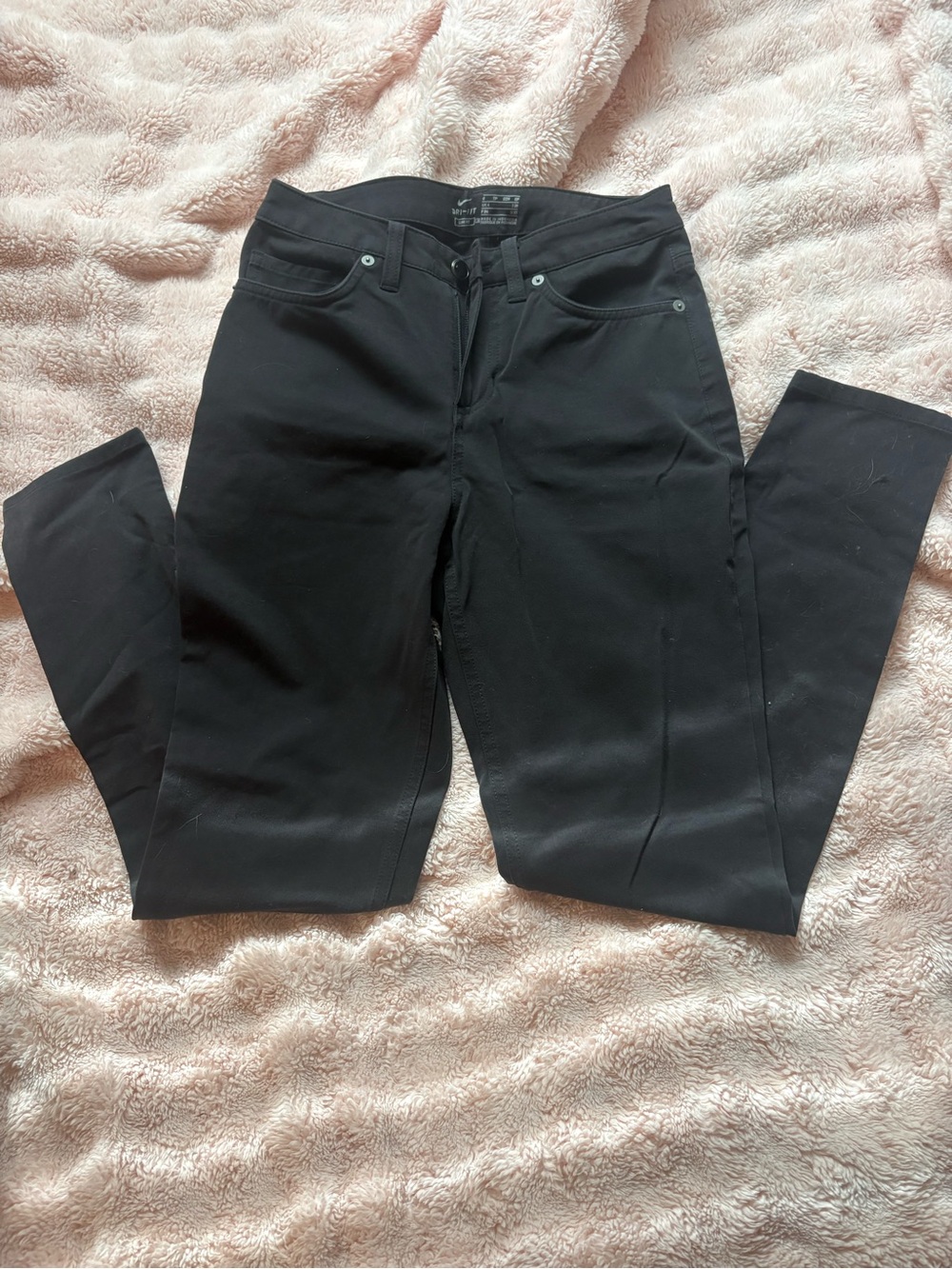 Nike Women's Black Slim Fit StretchyJeans